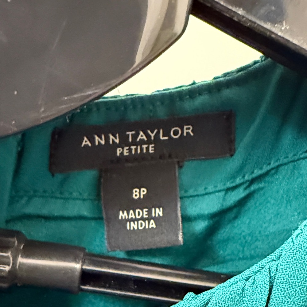 Ann Taylor Kelly-Green Midi Dress with Short Sleeves - Picture 2 of 5